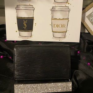 Authentic Louis Vuitton Porte Monnaie Wallet in Black Epi Leather 🔱